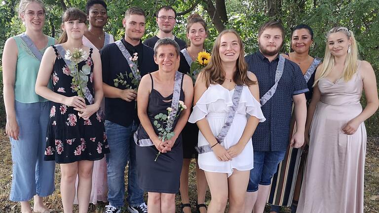 Abschlussjahrgang der Berufsfachschule für Ernährung und Versorgung Maria-Theresia der GGSD. Abschlussjahrgang der Berufsfachschule für Ernährung und Versorgung Maria-Theresia der GGSD.