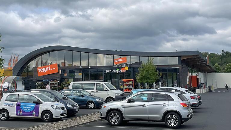 Im Tegut-Markt in der Saalestraße in Bad Neustadt fiel die Kühlung aus. Auf Facebook diskutierten die Nutzer darüber, was mit den betroffenen Lebensmitteln passiert. Im Tegut-Markt in der Saalestraße in Bad Neustadt fiel die Kühlung aus. Auf Facebook diskutierten die Nutzer darüber, was mit den betroffenen Lebensmitteln passiert.