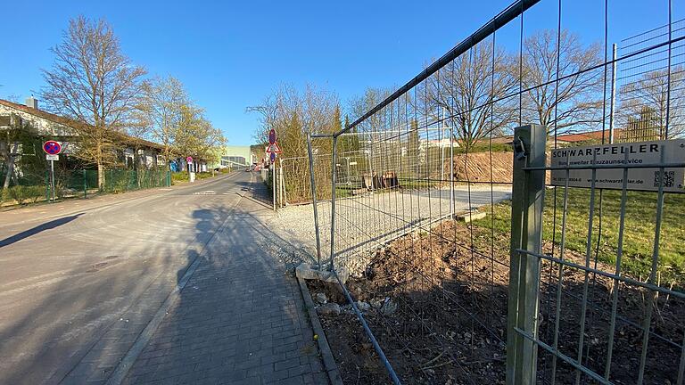 Soll die Grundschule nach dem Umbau über die Vorderbergstraße erschlossen werden? Das hat der Stadtrat noch nicht entschieden, ist aber wichtig für die Verkehrsplanung in diesem Bereich. Soll die Grundschule nach dem Umbau über die Vorderbergstraße erschlossen werden? Das hat der Stadtrat noch nicht entschieden, ist aber wichtig für die Verkehrsplanung in diesem Bereich.