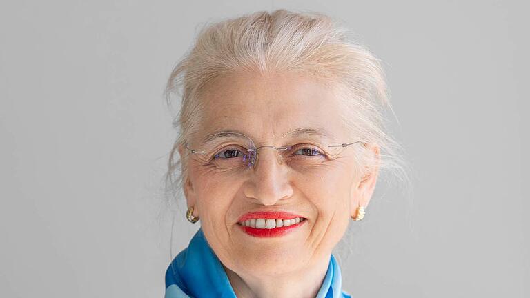 Nuray Cimin-Bredée, Chefärztin der Gynäkologie &amp; Geburtshilfe am Haus Haßfurt der Haßberg-Kliniken, referiert am 14. April im Ärztehaus über ihr Leistungsspektrum.