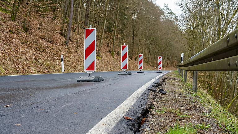 Während des Bauzeitraums soll auch die Böschung an einer Stelle saniert werden, an der aktuell der Verkehr mit Ampeln geregelt wird. Während des Bauzeitraums soll auch die Böschung an einer Stelle saniert werden, an der aktuell der Verkehr mit Ampeln geregelt wird.