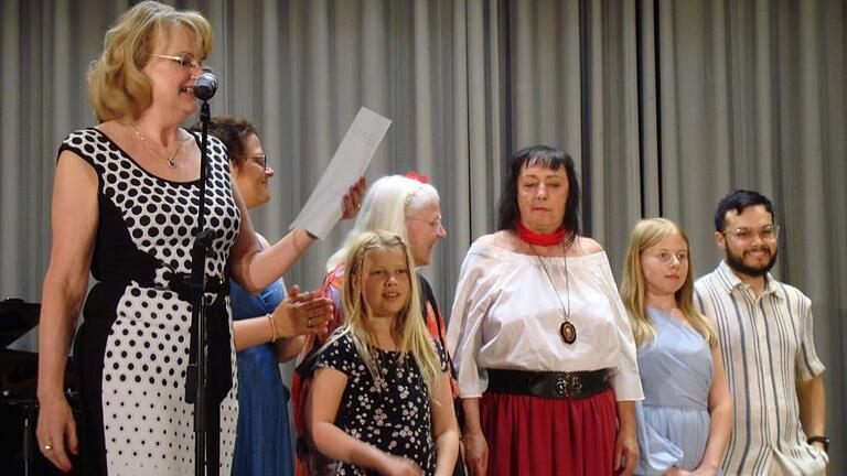 Konzert der Schülerinnen und Schüler des Gesangstudios von Iva Simon.       -  Konzert der Schülerinnen und Schüler des Gesangstudios von Iva Simon.