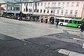 Die Busdrehscheibe Roßmarkt-Platz mit ihren hässlichen Asphaltinseln soll komplett saniert werden – einschließlich Untergrund. Das wird aufwendig, zunächst wird ein Gutachten eingeholt.