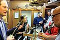 Martin Schmitt, Sandrine Heimig und Stefan Bardorf (von links) haben Kostproben aus den Jahrgängen 2020 bis 2022 für den Weinfrühling ausgewählt.