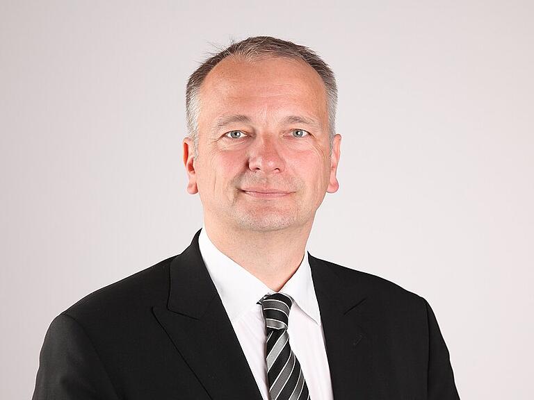 Frank Henning, Geschäftsführer der VR-Service-Direkt e.G. in Rödelmaier. Frank Henning, Geschäftsführer der VR-Service-Direkt e.G. in Rödelmaier.
