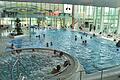 Blick in das Hallenbad der Frankentherme in Bad Königshofen (Archivfoto). Ein Großteil der benötigten Wärme liefert die Bad Königshöfer Biogasanlage an der B 279.  Ganz auf Erdgas verzichten kann man aber noch nicht.