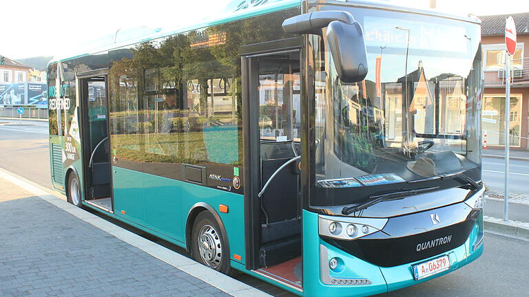 Elektrobusse wie diesen im Mai in Lohr getesteten sähen etliche Stadträte gerne als Lohrliner im Einsatz. Doch nun fiel die Wahl wieder auf zwei Dieselbusse. Ein kleiner Elektrobus soll jedoch den Innenstadtbereich abdecken.