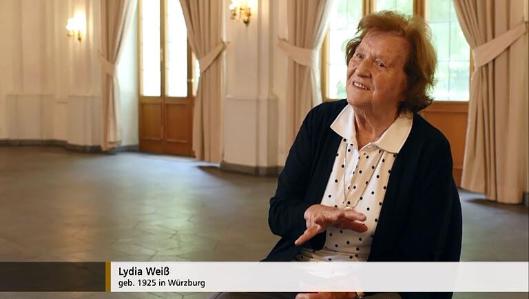 Lydia Weiß musste zusehen, wie ihr Wohnhaus abbrannte. Lydia Weiß musste zusehen, wie ihr Wohnhaus abbrannte.