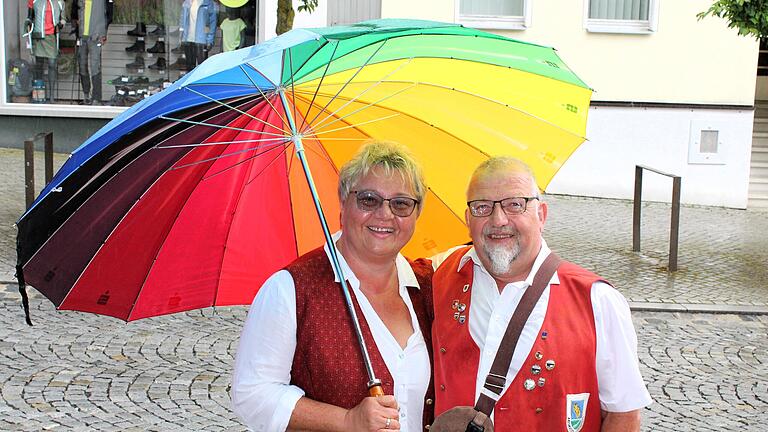 Sabine und Bernhard Friedl ließen sich vom Regen nicht die Laune verderben.