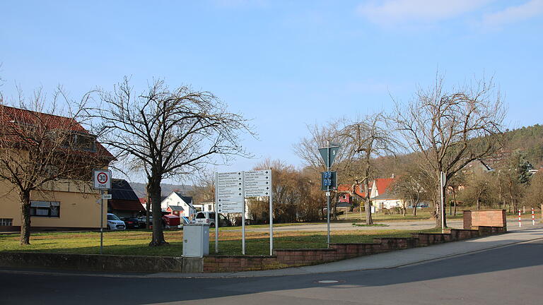 Der Platz, an dem das ehemalige Rathaus stand, ist nun leer.       -  Der Platz, an dem das ehemalige Rathaus stand, ist nun leer.