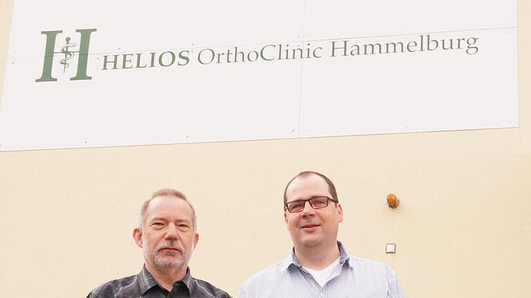 Dr. med. Andreas Luther (links) und Dr. med. Armin Döring verstärken die Helios-Ortho-Clinic Hammelburg als Belegärzte. Foto: Ingo Mack       -  Dr. med. Andreas Luther (links) und Dr. med. Armin Döring verstärken die Helios-Ortho-Clinic Hammelburg als Belegärzte. Foto: Ingo Mack