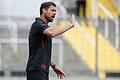 Marco Wildersinn gibt seinem Team Anweisungen. Allzu große Emotionen an der Seitenlinie sind aber nicht die Sache des Trainers der Würzburger Kickers.