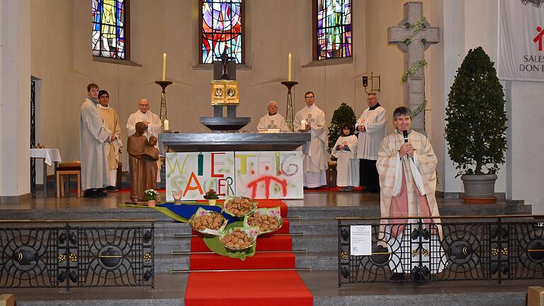 Der Festgottesdienst in der Don-Bosco-Kirche wurde von Pater Johannes Kaufmann zelebriert.