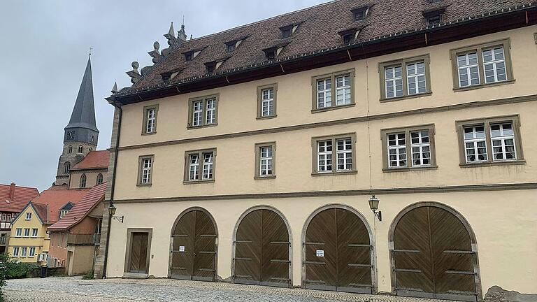 Aktuell ist die Feuerwehr Münnerstadt in der Zehntscheune untergebracht. Aktuell ist die Feuerwehr Münnerstadt in der Zehntscheune untergebracht.