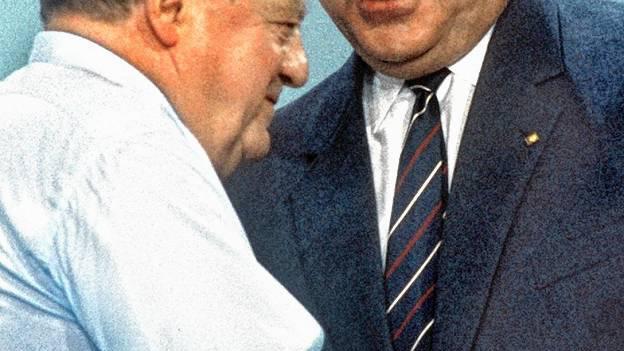 Franz Josef Strauß und Helmut Kohl - Die großen Vorsitzenden: Über Helmut Kohl hatte Strauß eine klare Meinung: „Der ist total unfähig.“ Franz Josef Strauß und Helmut Kohl - Die großen Vorsitzenden: Über Helmut Kohl hatte Strauß eine klare Meinung: „Der ist total unfähig.“