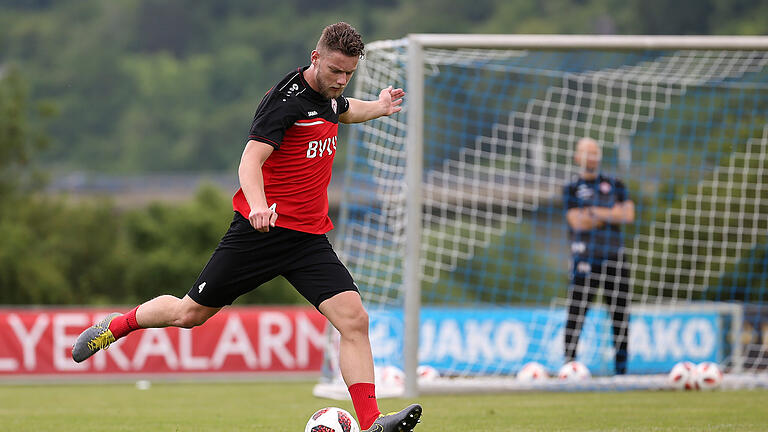 Er kickt in Zukunft für Regionalligist Würzburger Kickers: Ibrahim Hajtic