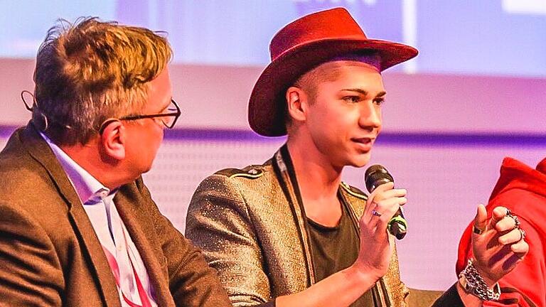 Maximilian Seitz beim Influencer-Talk des Mobile Media Day 2018 in Würzburg. Maximilian Seitz beim Influencer-Talk des Mobile Media Day 2018 in Würzburg.