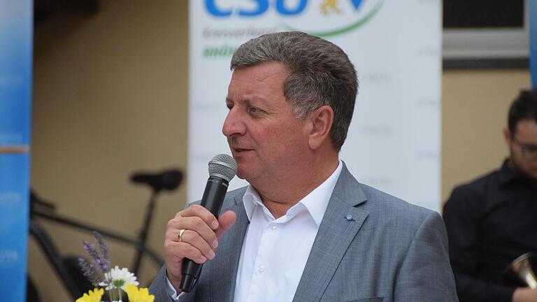 Christian Bernreiter, bayerischer Bau- und Verkehrsminister, sprach beim Sommerfest der CSU über Bauthemen und Energiepolitik.