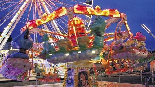 Der „Flying Twist“ ist eines der beliebtesten Kinderfahrgeschäfte bei der Laurenzi-Messe. Er gehört Rainer Müller, Ehemann der Lengfurterin Andrea Leßmann. Der „Flying Twist“ ist eines der beliebtesten Kinderfahrgeschäfte bei der Laurenzi-Messe. Er gehört Rainer Müller, Ehemann der Lengfurterin Andrea Leßmann.