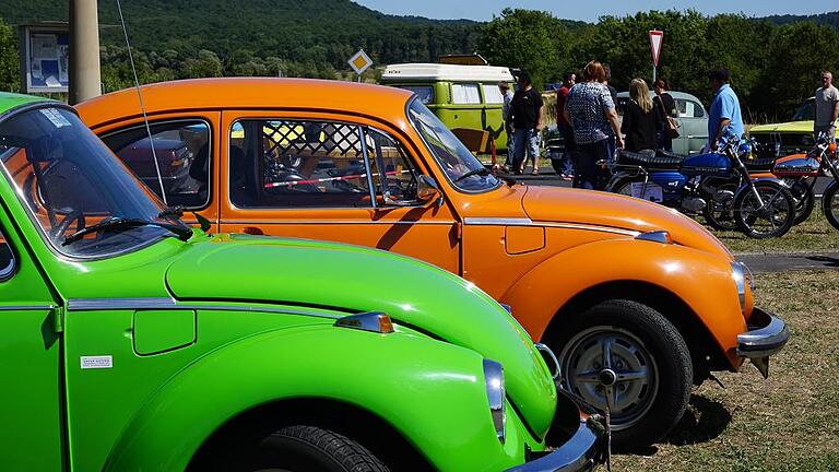 Gelungene Mischung aus Dorffest und Oldtimer-Treffen: das Speierlingsfest in Wiebelsberg.