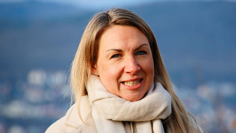 Zukunftsmarsch der IHK Würzburg-Schweinfurt - Christina Bräutigam, Landesvorstandsvorsitzende VdU Bayern Nord Zukunftsmarsch der IHK Würzburg-Schweinfurt - Christina Bräutigam, Landesvorstandsvorsitzende VdU Bayern Nord