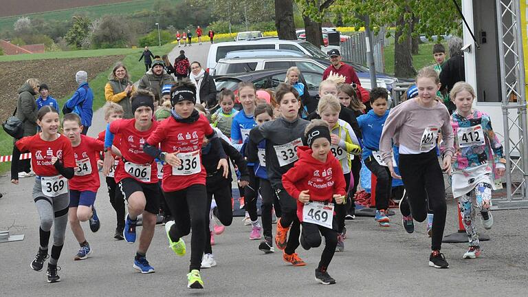 Kann der Kolmberglauf des TSV Oberstreu noch die Anzahl der Jugendlichen toppen, die in Mühlfeld an den Start gingen?