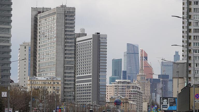 Stadtansicht Moskau       -  Seit Beginn des russischen Angriffskrieges gegen die Ukraine gab es in Moskau immer wieder ungwöhnliche Todesfälle, darunter auch Fensterstürze. (Archivbild)