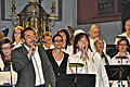 Literarisches Kirchenkonzert: Der Kirchenchor &bdquo;Die Jakobis&ldquo; beteiligte sich mit einem literarischen Kirchenkonzert an der Veranstaltungsreihe &bdquo;Himmelstadt blüht auf&ldquo; und gab sein erstes Chorkonzert in Himmelstadt in der St. Jakobus-Kirche. Im Bild der Chor mit dem Chorleiter Rudi Schmitt und der Solistin Anja Höfling.