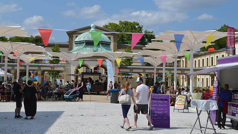 Beim Foodtruck-Festival im Innenhof des Luitpoldbads in Bad Kissingen kamen am Wochenende alle Gäste auf ihre Kosten. Beim Foodtruck-Festival im Innenhof des Luitpoldbads in Bad Kissingen kamen am Wochenende alle Gäste auf ihre Kosten.
