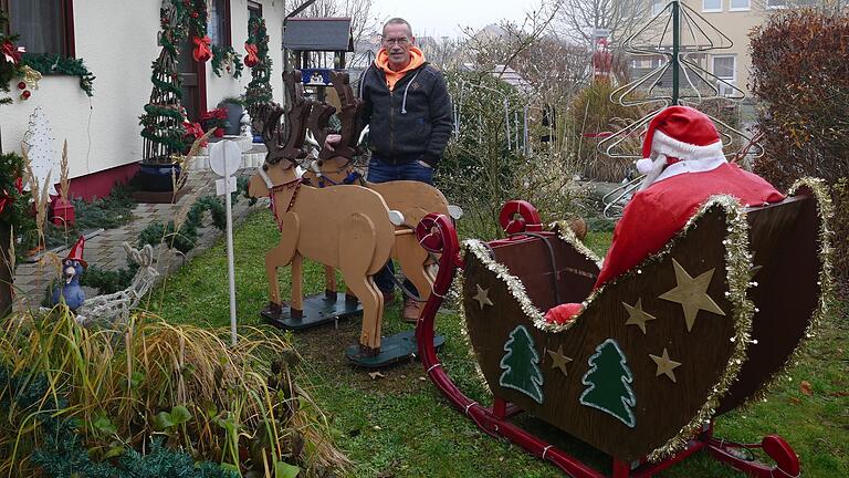 Vom Halloweenhaus zum Weihnachtshaus: Ein bisschen traurig ist Peter Mack schon, dass es in diesem Jahr ruhig um das Weihnachtshaus sein wird, das er Corona zum Trotz mit viel Hingabe gestaltet hat.