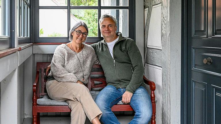 Gabriele und Wolfgang Riedmann haben in Steinbach ein Haus aus dem 18. Jahrhundert restauriert und vermieten es heute als Ferienwohnung.