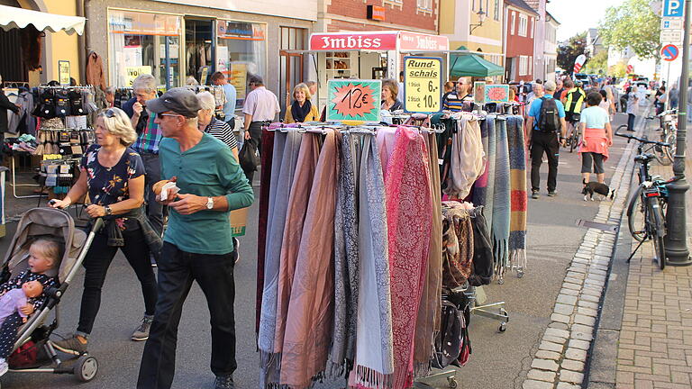 Am Sonntag findet das 60. Herbstfest in der Altstadt von Gerolzhofen statt. Am Sonntag findet das 60. Herbstfest in der Altstadt von Gerolzhofen statt.