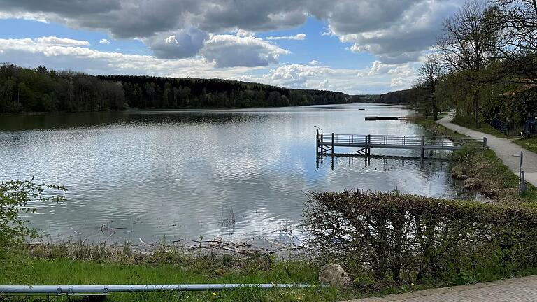 Der Ellertshäuser See ist der größte Stausee in Unterfranken – und ein echter Anziehungspunkt für Ausflügler und Touristen.