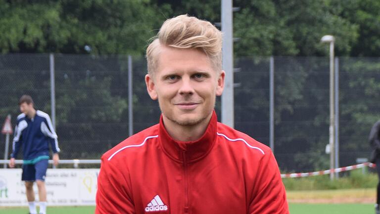 Der 28-jährige Manuel Rausch ist künftig spielender Co-Trainer. Der 28-jährige Manuel Rausch ist künftig spielender Co-Trainer.