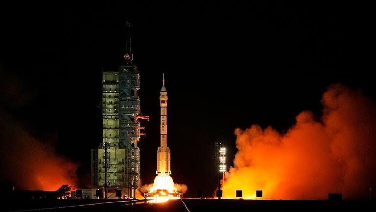 Chinesische Raumfahrtmission Shenzhou-19       -  Die Raumfahrer sollen im All Experimente und Instandhaltungsarbeiten durchführen.
