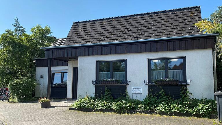 Die Kinder- und Jugendarztpraxis in der Würzburger Straße in Marktheidenfeld kann die von den 'Kündigungen' betroffenen Patientinnen und Patienten nicht aufnehmen.