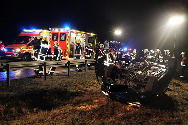 Bei einem Unfall auf der B 286 bei Unterspiesheim wurden im März zwei Personen schwer verletzt.