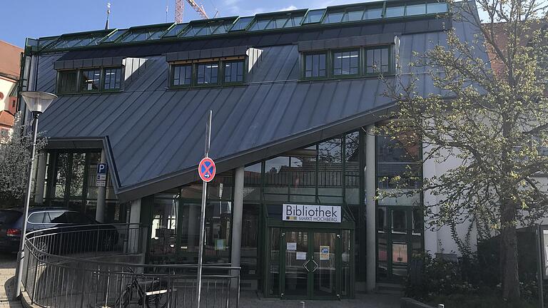 Die Photovoltaikanlage&nbsp; auf der Höchberger Bibliothek versorgt das Gebäude zu 90 Prozent mit Strom.&nbsp;&nbsp;