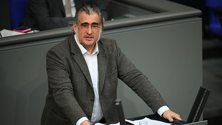Bundestag       -  Fabian Jacobi (AfD) findet die Reformpläne, für die es eine Zweidrittelmehrheit im Bundestag braucht, überflüssig.