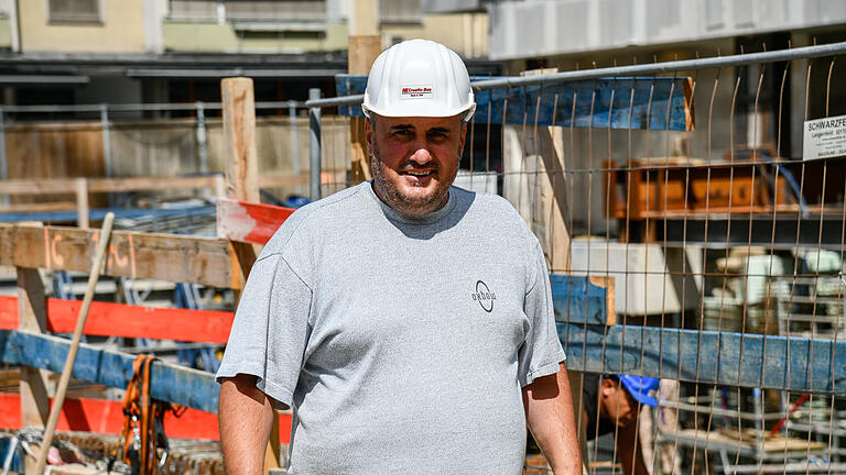 Fortschritt der Sanierung des Mainfranken Theaters in Würzburg. Begehung der Baustelle mit Geschäftsführer Dirk Terwey und Projektleiter Sanierung, Johannes Stier.