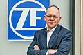 Job bei ZF? In Vorstellungsgesprächen treten Bewerberinnen und Bewerber heute selbstbewusster auf - und stellen andere Fragen als früher, sagt Marcus Giek, Personalleiter beim Automobilzulieferer ZF in Schweinfurt.