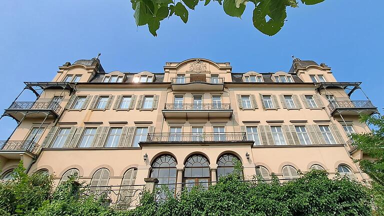 Seit 140 Jahren thront der Fürstenhof am Westufer der Saale.       -  Seit 140 Jahren thront der Fürstenhof am Westufer der Saale.