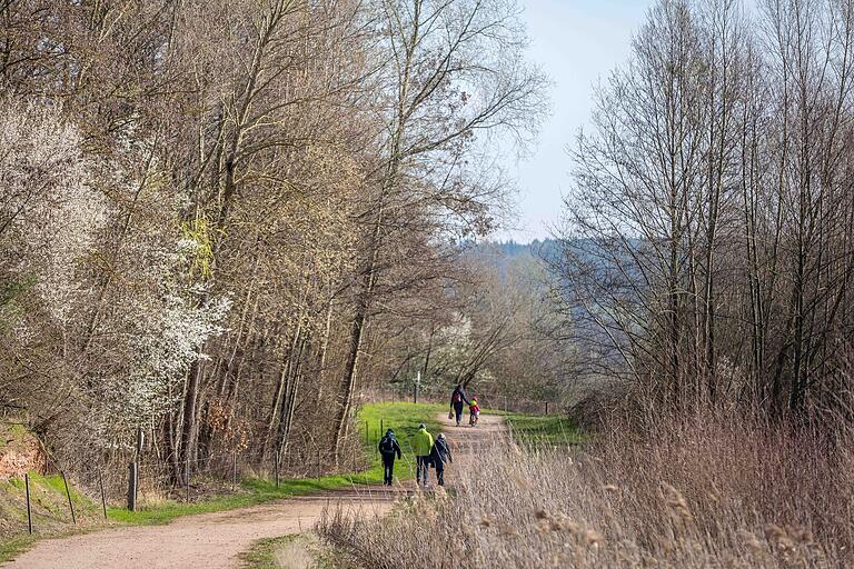 Die Tour führt mitten durch die Natur, die zum Entspannen einlädt. Die Tour führt mitten durch die Natur, die zum Entspannen einlädt. 