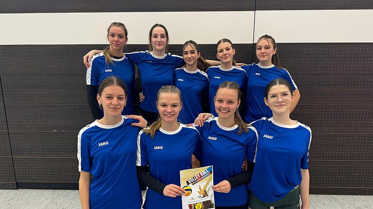 Im Bild: Die erfolgreichen Volleyballmädels des Rhön-Gymnasiums. Im Bild: Die erfolgreichen Volleyballmädels des Rhön-Gymnasiums.