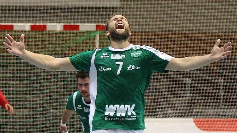 Stefan Schmitt, der Kapitän von Handball-Zweitligist DJK Rimpar Wölfe, beendet nach 20 Jahren seine Karriere. Stefan Schmitt, der Kapitän von Handball-Zweitligist DJK Rimpar Wölfe, beendet nach 20 Jahren seine Karriere.