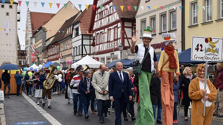 Das 42. Haßfurter Straßenfest fand im Jahr 2019 statt. Die 43. Ausgabe wird frühestens nach zweijähriger Pause im kommenden Jahr stattfinden. Das 42. Haßfurter Straßenfest fand im Jahr 2019 statt. Die 43. Ausgabe wird frühestens nach zweijähriger Pause im kommenden Jahr stattfinden.