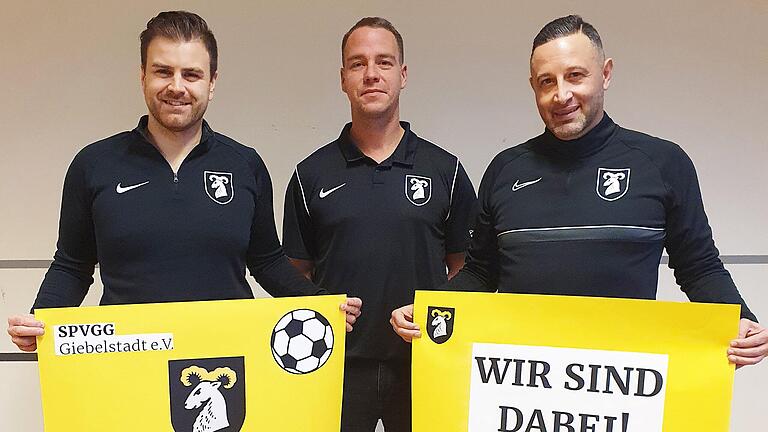 Das Giebelstadter Trainerteam: (von links) Christian Steinmetz (1. Mannschaft), Gerald Spahmann (2. Mannschaft) und&nbsp; Maurizio Orofino (1. Mannschaft).