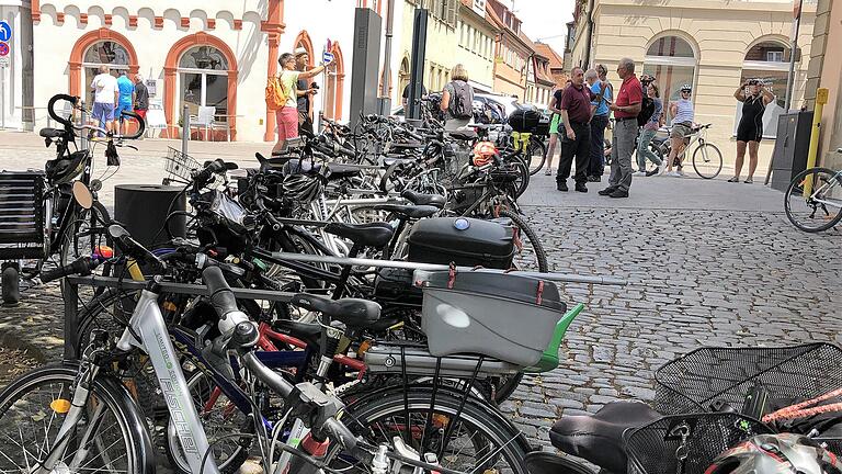 Einen großen Andrang von Spaziergängern und Radfahrern erlebte die Volkacher Altstadt vergangene Saison häufiger.