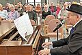 Der Pianist und Sänger Winfried Röhner gab ein Konzert im Kur-stift mit Frühlingsliedern, Wiener Liedern und Wiener Walzermelodien.       -  Der Pianist und Sänger Winfried Röhner gab ein Konzert im Kur-stift mit Frühlingsliedern, Wiener Liedern und Wiener Walzermelodien.