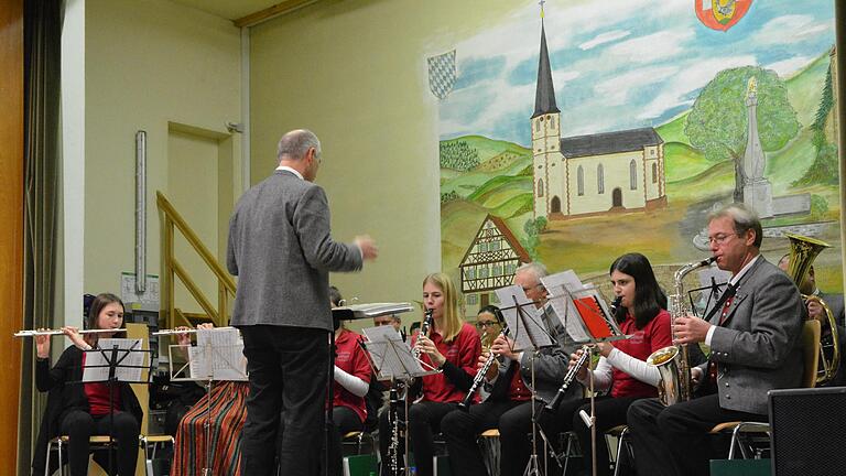 Beim Neujahrsempfang in der Zehnthalle spielte die Blaskapelle Aschach unter der Leitung von Walter Borst auf. Björn Hein       -  Beim Neujahrsempfang in der Zehnthalle spielte die Blaskapelle Aschach unter der Leitung von Walter Borst auf. Björn Hein